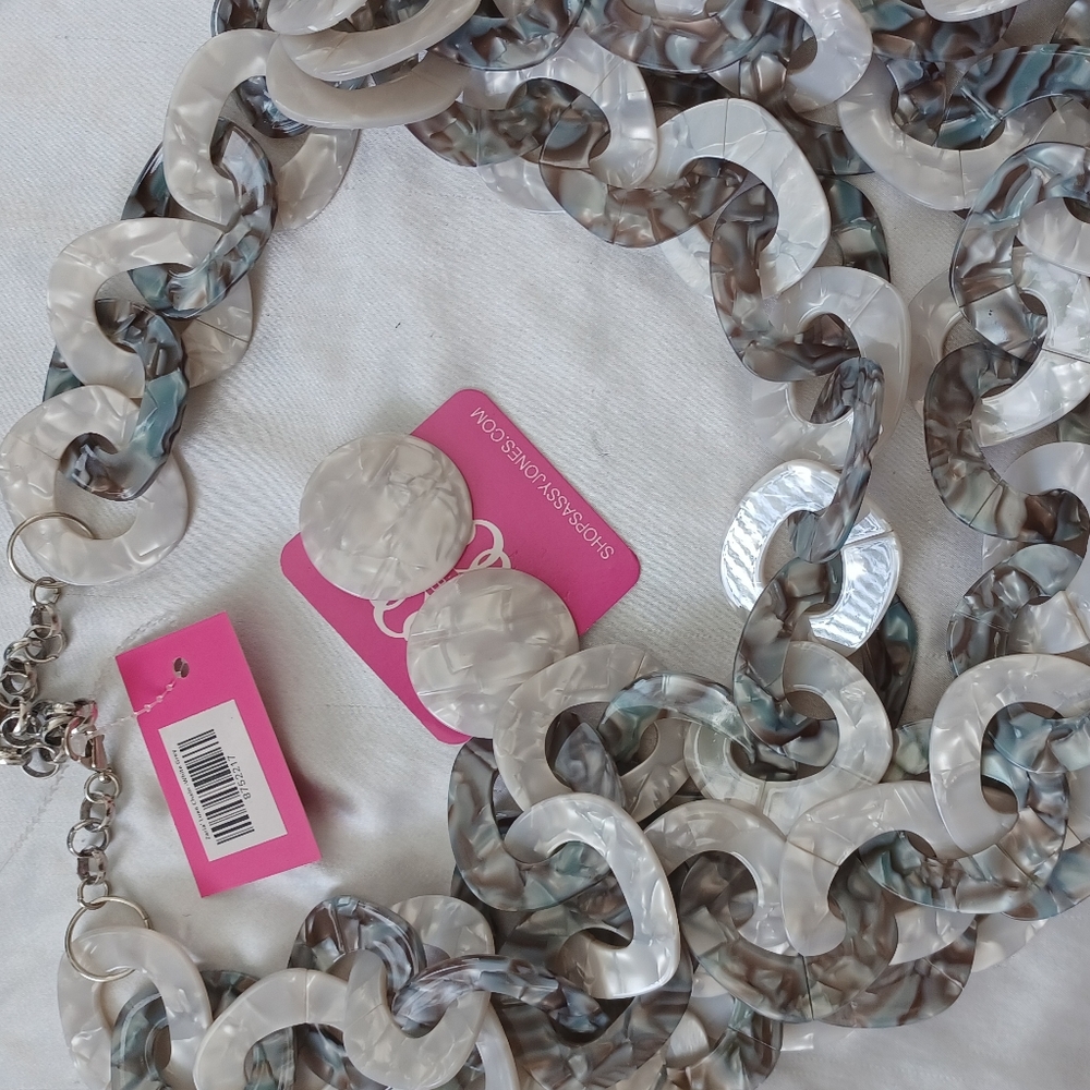 Sassy Jones Zaria Necklace & Studs